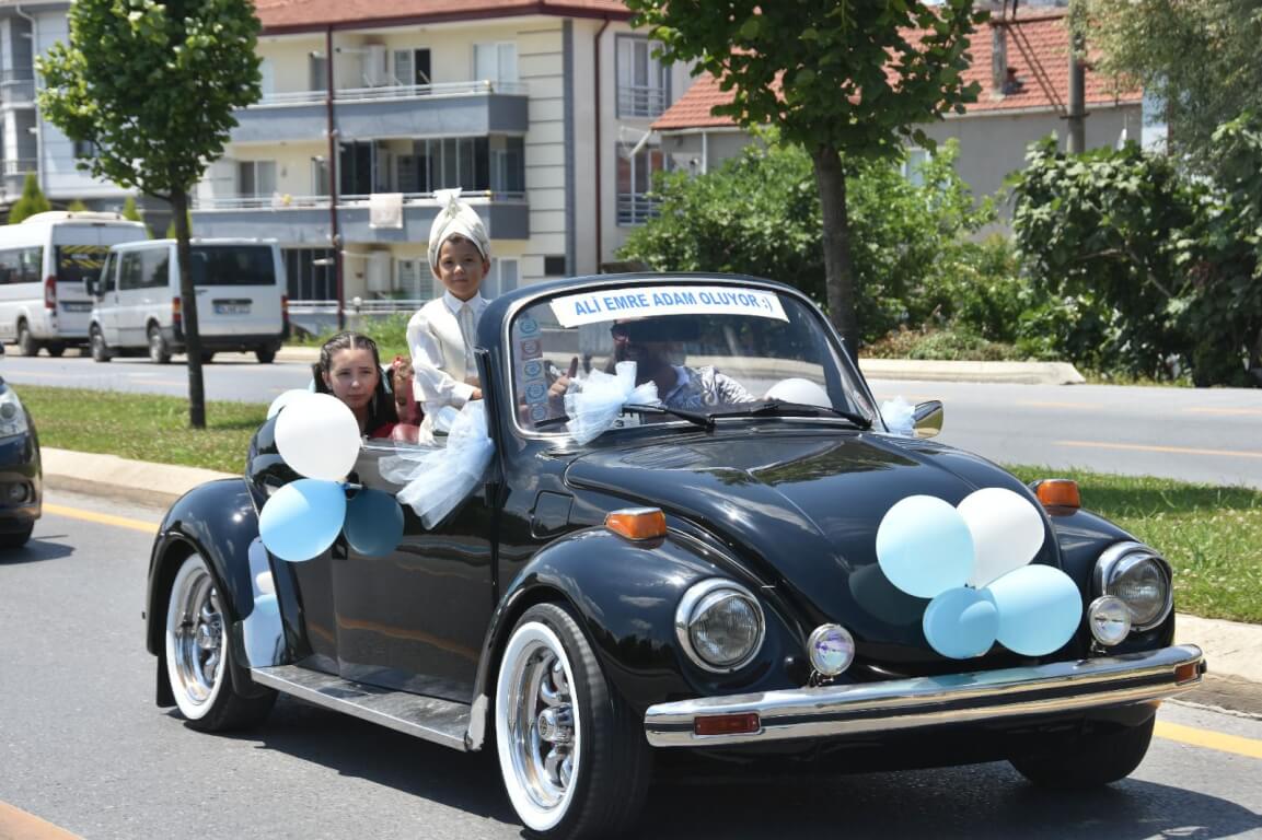Düğün Konvoyu Nasıl Yapılır? Gelin Arabası Rehberi